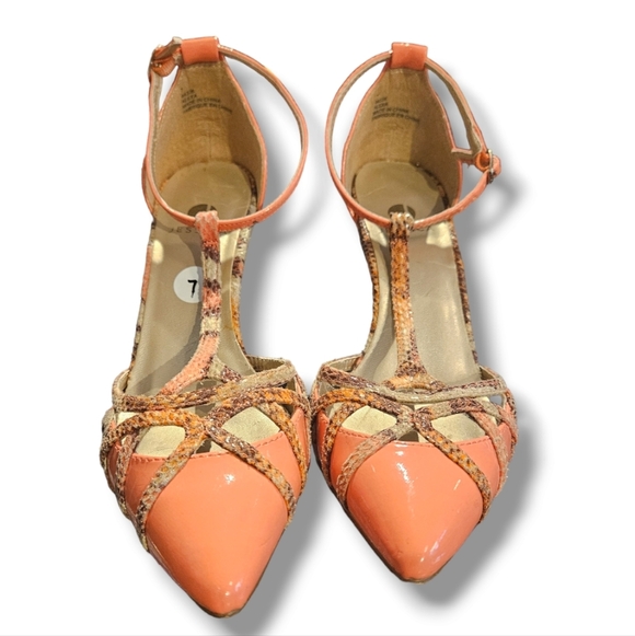 Apricot and snakeskin print Heels. Sz 7. Buckle Closure - Picture 2 of 7